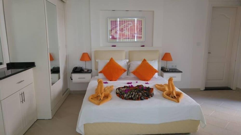 Golden Life Heights Deluxe Suite Hotel - Adult Only Oludeniz Ngoại thất bức ảnh